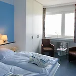 מלון Haus Waterkant & Strandvilla Eils 3*