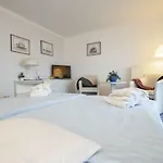 Haus Waterkant & Strandvilla Eils מלון נורדרני