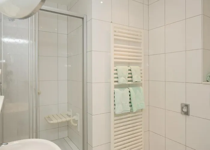 Отель Haus Waterkant & Strandvilla Eils Нордерней